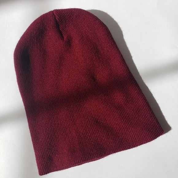 Free with purchase! Casual Maroon Ardene Toque - Picture 1 of 4